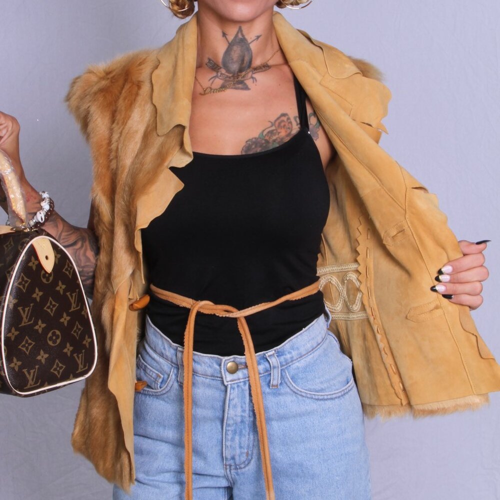 Elegant Shearling Reversible Fur Vest with Suede Detailing